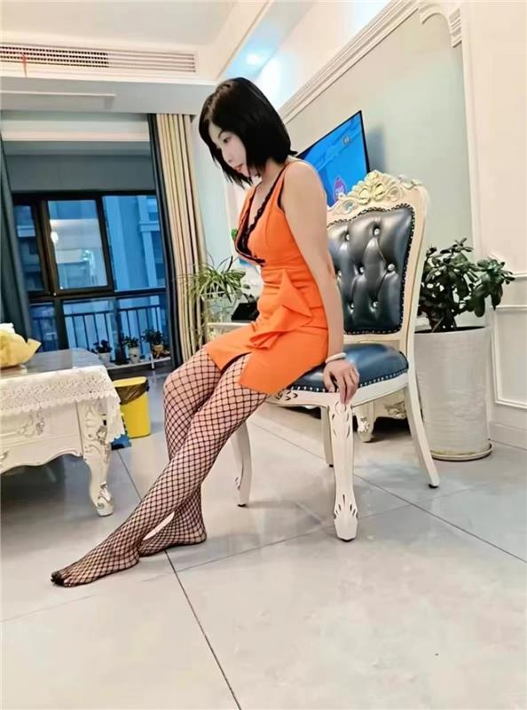 瑶海大胸黑丝少妇