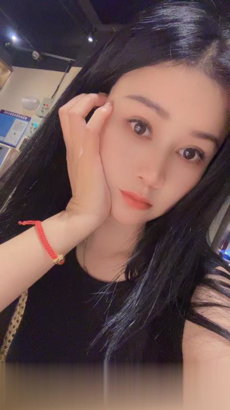 白嫩泡芙妹妹