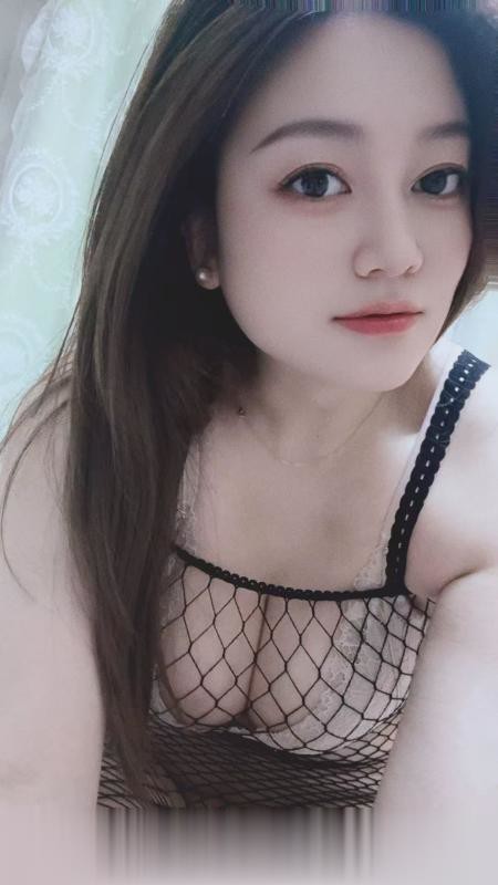 囗暴大奶妹.